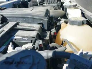 ✅ 2019 Chevrolet Equinox LT • VIN: 2GNAXUEV1K6119186 • Лот: 41265060. Опубликован ранее на IAAI с пробегом 123 239 миль. Бесплатный доступ к архиву аукционных продаж из США и подробный отчёт об истории автомобиля на DreamBid. Изображение 19.