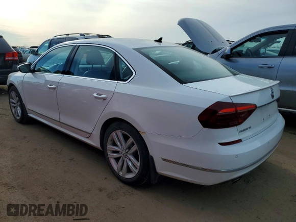 ✅ 2017 Volkswagen Passat SE • VIN: 1VWGT7A32HC017459 • Lot: 78257085. Wystawiony na Copart z przebiegiem 78 085 mil. Bezpłatny archiwum sprzedaży aukcyjnych z USA i szczegółowy raport historii pojazdu na DreamBid. Zdjęcie 2.
