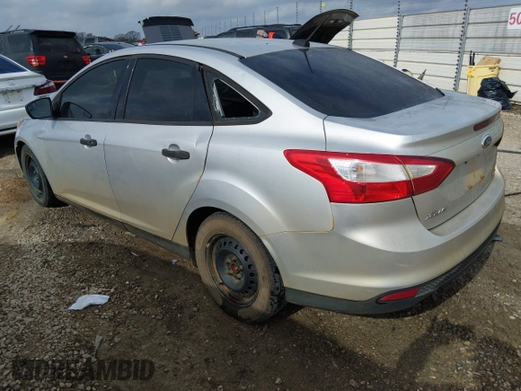 ✅ 2014 Ford Focus S • VIN: 1FADP3E29EL220984 • Lot: 44404834. Wystawiony na IAAI z przebiegiem Nie podano. Bezpłatny archiwum sprzedaży aukcyjnych z USA i szczegółowy raport historii pojazdu na DreamBid. Zdjęcie 3.