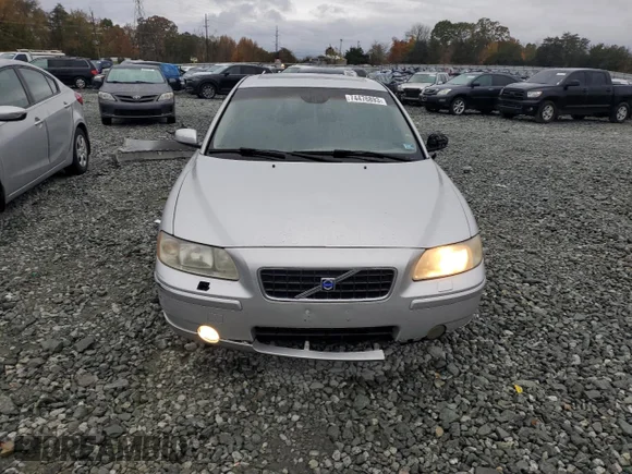 ✅ 2005 Volvo S60 2.5L Turbo • VIN: YV1RS592262531663 • Лот: 74476893. Опубликован ранее на Copart с пробегом 196 601 миль. Бесплатный доступ к архиву аукционных продаж из США и подробный отчёт об истории автомобиля на DreamBid. Изображение 5.