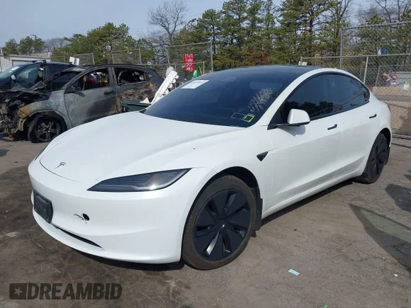 ✅ 2024 Tesla Model 3 • VIN: 5YJ3E1EAXRF824429 • Lot: 44638532. Wystawiony na IAAI z przebiegiem 25 987 mil. Bezpłatny archiwum sprzedaży aukcyjnych z USA i szczegółowy raport historii pojazdu na DreamBid. Zdjęcie 2.