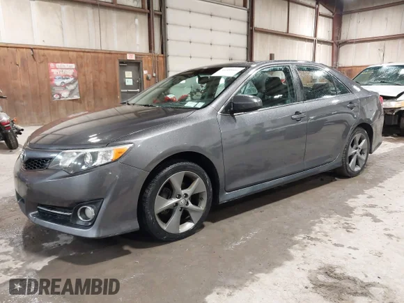 ✅ 2013 Toyota Camry SE • VIN: 4T1BK1FK1DU532384 • Lot: 44508666. Wystawiony na IAAI z przebiegiem 155 029 mil. Bezpłatny archiwum sprzedaży aukcyjnych z USA i szczegółowy raport historii pojazdu na DreamBid. Zdjęcie 2.