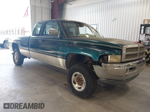 ✅ 1996 Dodge 2500 • VIN: 3B7KF23W7TM158677 • Lot: 44010008. Wystawiony na IAAI z przebiegiem 229 533 mil. Bezpłatny archiwum sprzedaży aukcyjnych z USA i szczegółowy raport historii pojazdu na DreamBid. Zdjęcie 1.