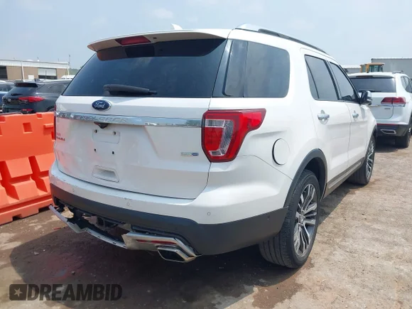✅ 2017 Ford Explorer Platinum • VIN: 1FM5K8HT3HGD90118 • Lot: 45146897. Wystawiony na IAAI z przebiegiem 99 847 mil. Bezpłatny archiwum sprzedaży aukcyjnych z USA i szczegółowy raport historii pojazdu na DreamBid. Zdjęcie 4.