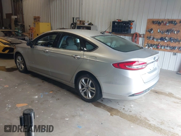 ✅ 2018 Ford Fusion S • VIN: 3FA6P0UU9JR254638 • Lot: 45239094. Wystawiony na IAAI z przebiegiem 63 138 mil. Bezpłatny archiwum sprzedaży aukcyjnych z USA i szczegółowy raport historii pojazdu na DreamBid. Zdjęcie 3.