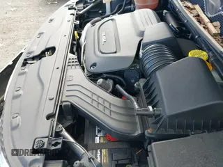 ✅ 2017 Chrysler Pacifica Touring L • VIN: 2C4RC1BG4HR503093 • Lot: 43728098. Wystawiony na IAAI z przebiegiem 142 252 mil. Bezpłatny archiwum sprzedaży aukcyjnych z USA i szczegółowy raport historii pojazdu na DreamBid. Zdjęcie 19.