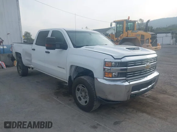 ✅ 2018 Chevrolet Silverado 2500HD Work Truck • VIN: 1GC1KUEY5JF265841 • Лот: 43328108. Опубліковано раніше на IAAI з пробігом 187 243 миль. Безкоштовний доступ до архіву аукціонних продажів зі США та докладний звіт про історію автомобіля на DreamBid. Зображення 1.