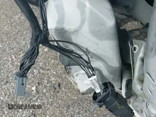 ✅ 2018 Cadillac Escalade ESV Luxury • VIN: 1GYS4HKJ2JR326679 • Lot: 42340221. Wystawiony na IAAI z przebiegiem 99 804 mil. Bezpłatny archiwum sprzedaży aukcyjnych z USA i szczegółowy raport historii pojazdu na DreamBid. Zdjęcie 20.