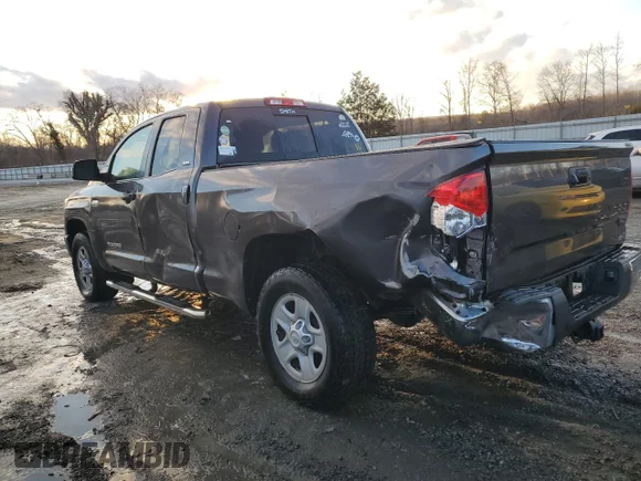 ✅ 2017 Toyota Tundra SR5 • VIN: 5TFRW5F13HX223025 • Lot: 42174625. Wystawiony na Copart z przebiegiem 128 895 mil. Bezpłatny archiwum sprzedaży aukcyjnych z USA i szczegółowy raport historii pojazdu na DreamBid. Zdjęcie 2.