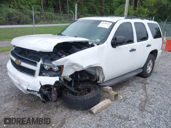 ✅ 2013 Chevrolet Tahoe Commercial • VIN: 1GNSK2E08DR327813 • Lot: 42938151. Wystawiony na IAAI z przebiegiem 72 977 mil. Bezpłatny archiwum sprzedaży aukcyjnych z USA i szczegółowy raport historii pojazdu na DreamBid. Zdjęcie 2.