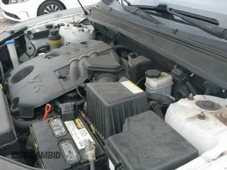 ✅ 2008 Hyundai Santa Fe SE • VIN: 5NMSH13E78H206832 • Lot: 43413902. Listed on IAAI with 132,642 mi. Free auction sales archive from the USA and detailed vehicle history report at DreamBid. Image 19.