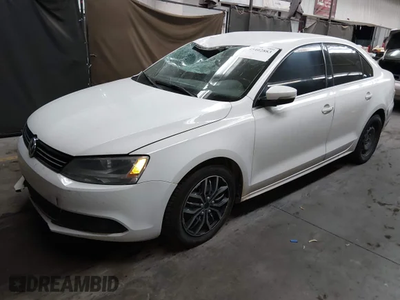 ✅ 2013 Volkswagen Jetta SE • VIN: 3VWDX7AJ0DM436893 • Лот: 45402883. Опубликован ранее на IAAI с пробегом 172 176 миль. Бесплатный доступ к архиву аукционных продаж из США и подробный отчёт об истории автомобиля на DreamBid. Изображение 2.