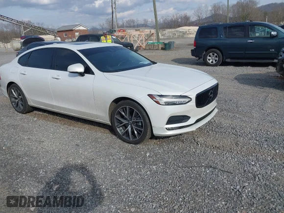 ✅ 2018 Volvo S90 Momentum • VIN: LVY982MK2JP006181 • Лот: 44463331. Опубліковано раніше на IAAI з пробігом 105 339 миль. Безкоштовний доступ до архіву аукціонних продажів зі США та докладний звіт про історію автомобіля на DreamBid. Зображення 1.