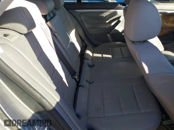 ✅ 2008 Volkswagen Jetta SE • VIN: 3VWRM71K48M105232 • Lot: 44005147. Wystawiony na IAAI z przebiegiem 224 080 mil. Bezpłatny archiwum sprzedaży aukcyjnych z USA i szczegółowy raport historii pojazdu na DreamBid. Zdjęcie 8.
