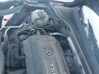 ✅ 2017 Volkswagen Golf S • VIN: 3VWC17AU0HM502498 • Lot: 41326696. Wystawiony na IAAI z przebiegiem 158 663 mil. Bezpłatny archiwum sprzedaży aukcyjnych z USA i szczegółowy raport historii pojazdu na DreamBid. Zdjęcie 19.