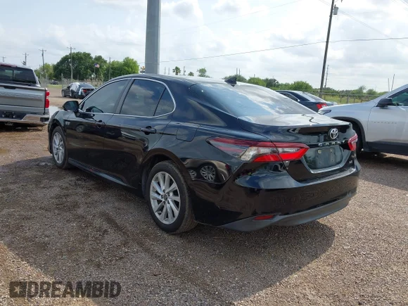 ✅ 2022 Toyota Camry LE • VIN: 4T1C11AK6NU637244 • Lot: 45172623. Wystawiony na IAAI z przebiegiem 101 809 mil. Bezpłatny archiwum sprzedaży aukcyjnych z USA i szczegółowy raport historii pojazdu na DreamBid. Zdjęcie 3.
