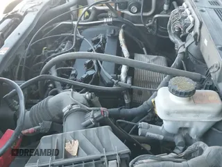 ✅ 2006 Mazda Tribute i • VIN: 4F2YZ02Z26KM33417 • Lot: 43576631. Wystawiony na IAAI z przebiegiem 154 241 mil. Bezpłatny archiwum sprzedaży aukcyjnych z USA i szczegółowy raport historii pojazdu na DreamBid. Zdjęcie 12.