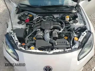 ✅ 2024 Toyota 86 • VIN: JF1ZNBB18R8757842 • Lot: 81617955. Listed on Copart with 19,197 mi. Free auction sales archive from the USA and detailed vehicle history report at DreamBid. Image 13.