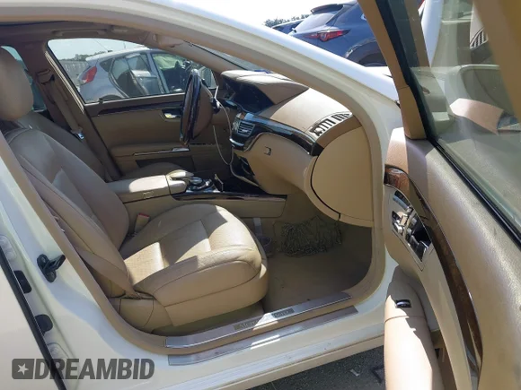 ✅ 2011 Mercedes-Benz S 400 • VIN: WDDNG9FB9BA363110 • Lot: 43135697. Wystawiony na IAAI z przebiegiem 88 062 mil. Bezpłatny archiwum sprzedaży aukcyjnych z USA i szczegółowy raport historii pojazdu na DreamBid. Zdjęcie 5.