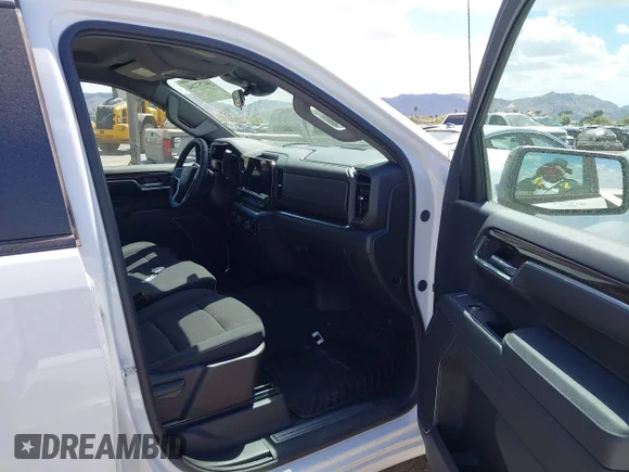 ✅ 2026 Chevrolet Silverado 1500 RST • VIN: 2GCUKEED0T1159033 • Lot: 44757204. Wystawiony na IAAI z przebiegiem 4 852 mil. Bezpłatny archiwum sprzedaży aukcyjnych z USA i szczegółowy raport historii pojazdu na DreamBid. Zdjęcie 5.