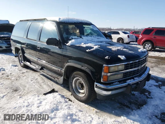 ✅ 1993 Chevrolet Suburban • VIN: 1GNEC16K7PJ307382 • Lot: 43851051. Listed on IAAI with 197,307 mi. Free auction sales archive from the USA and detailed vehicle history report at DreamBid. Image 1.