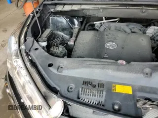 ✅ 2018 Toyota Highlander LE • VIN: 5TDBZRFH6JS834630 • Lot: 59680915. Wystawiony na Copart z przebiegiem 93 904 mil. Bezpłatny archiwum sprzedaży aukcyjnych z USA i szczegółowy raport historii pojazdu na DreamBid. Zdjęcie 16.