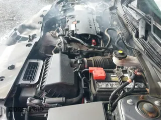 ✅ 2018 Honda Civic EX • VIN: 19XFC2F76JE022711 • Lot: 43590993. Wystawiony na IAAI z przebiegiem 92 226 mil. Bezpłatny archiwum sprzedaży aukcyjnych z USA i szczegółowy raport historii pojazdu na DreamBid. Zdjęcie 20.