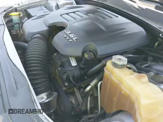 ✅ 2013 Chrysler 300 C • VIN: 2C3CCAEG7DH727559 • Lot: 41990806. Wystawiony na IAAI z przebiegiem 201 182 mil. Bezpłatny archiwum sprzedaży aukcyjnych z USA i szczegółowy raport historii pojazdu na DreamBid. Zdjęcie 19.