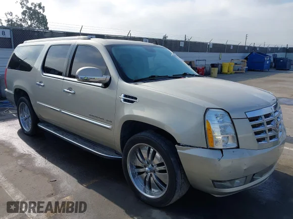 ✅ 2013 Cadillac Escalade ESV • VIN: 1GYS4GEF2DR216804 • Лот: 42078266. Опубліковано раніше на IAAI з пробігом 159 073 миль. Безкоштовний доступ до архіву аукціонних продажів зі США та докладний звіт про історію автомобіля на DreamBid. Зображення 1.
