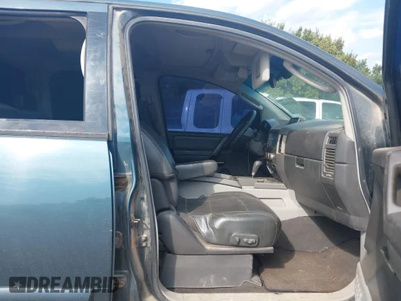 ✅ 2004 Nissan Titan LE • VIN: 1N6AA07B84N515343 • Lot: 43113841. Wystawiony na IAAI z przebiegiem 305 309 mil. Bezpłatny archiwum sprzedaży aukcyjnych z USA i szczegółowy raport historii pojazdu na DreamBid. Zdjęcie 5.