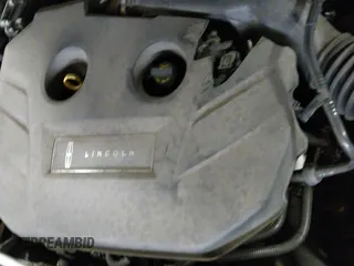 ✅ 2019 Lincoln MKZ Standard • VIN: 3LN6L5A98KR605023 • Lot: 41378493. Wystawiony na IAAI z przebiegiem 150 907 mil. Bezpłatny archiwum sprzedaży aukcyjnych z USA i szczegółowy raport historii pojazdu na DreamBid. Zdjęcie 19.