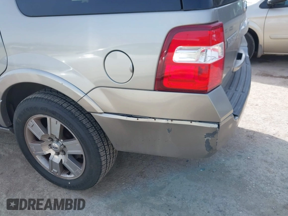 ✅ 2008 Ford Expedition Limited • VIN: 1FMFU19518LA10562 • Lot: 44448234. Wystawiony na IAAI z przebiegiem 270 568 mil. Bezpłatny archiwum sprzedaży aukcyjnych z USA i szczegółowy raport historii pojazdu na DreamBid. Zdjęcie 6.