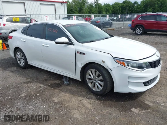 ✅ 2018 Kia Optima LX • VIN: 5XXGT4L32JG261696 • Lot: 45215061. Wystawiony na IAAI z przebiegiem 123 756 mil. Bezpłatny archiwum sprzedaży aukcyjnych z USA i szczegółowy raport historii pojazdu na DreamBid. Zdjęcie 1.