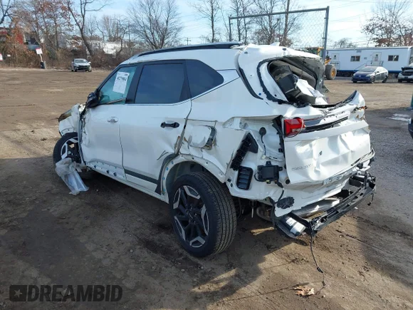 ✅ 2024 Kia Seltos SX • VIN: KNDETCA77R7608841 • Лот: 41207105. Опубліковано раніше на IAAI з пробігом 23 миль. Безкоштовний доступ до архіву аукціонних продажів зі США та докладний звіт про історію автомобіля на DreamBid. Зображення 3.