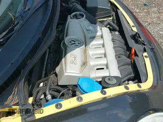 ✅ 2010 Volkswagen Beetle • VIN: 3VWRW3AG3AM026588 • Lot: 42994857. Wystawiony na IAAI z przebiegiem 90 457 mil. Bezpłatny archiwum sprzedaży aukcyjnych z USA i szczegółowy raport historii pojazdu na DreamBid. Zdjęcie 19.