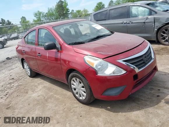 ✅ 2016 Nissan Versa S • VIN: 3N1CN7AP0GL828939 • Lot: 44896298. Wystawiony na IAAI z przebiegiem 188 618 mil. Bezpłatny archiwum sprzedaży aukcyjnych z USA i szczegółowy raport historii pojazdu na DreamBid. Zdjęcie 1.