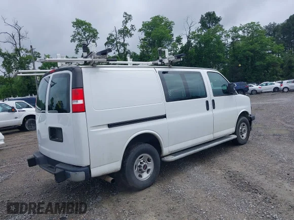 ✅ 2020 GMC Savana Cargo • VIN: 1GTW7AFG2L1183562 • Лот: 42208972. Опубліковано раніше на IAAI з пробігом 121 142 миль. Безкоштовний доступ до архіву аукціонних продажів зі США та докладний звіт про історію автомобіля на DreamBid. Зображення 4.