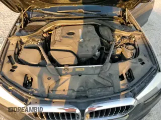 ✅ 2018 BMW 5 Series 530e • VIN: WBAJA9C51JG623114 • Lot: 82442595. Wystawiony na Copart z przebiegiem 105 327 mil. Bezpłatny archiwum sprzedaży aukcyjnych z USA i szczegółowy raport historii pojazdu na DreamBid. Zdjęcie 15.