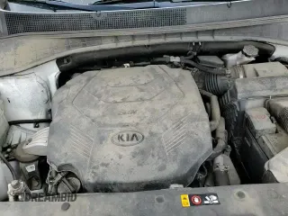 ✅ 2019 Kia Sorento LX • VIN: 5XYPGDA54KG531257 • Lot: 93729735. Wystawiony na Copart z przebiegiem 117 295 mil. Bezpłatny archiwum sprzedaży aukcyjnych z USA i szczegółowy raport historii pojazdu na DreamBid. Zdjęcie 14.