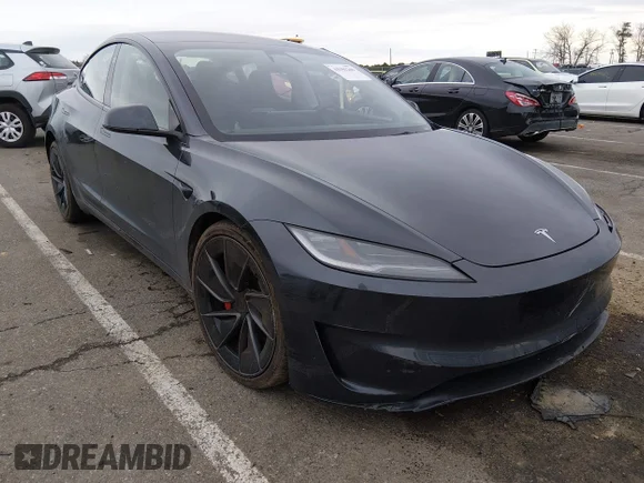 ✅ 2025 Tesla Model 3 Performance • VIN: 5YJ3E1ET0SF949592 • Lot: 44583260. Wystawiony na IAAI z przebiegiem 14 788 mil. Bezpłatny archiwum sprzedaży aukcyjnych z USA i szczegółowy raport historii pojazdu na DreamBid. Zdjęcie 1.