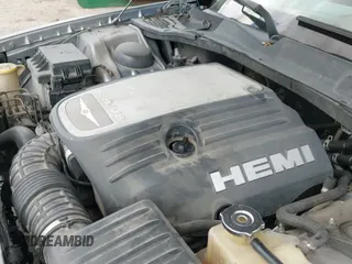 ✅ 2006 Chrysler 300 C • VIN: 2C3LA63HX6H291775 • Лот: 43275912. Опубликован ранее на IAAI с пробегом 216 654 миль. Бесплатный доступ к архиву аукционных продаж из США и подробный отчёт об истории автомобиля на DreamBid. Изображение 19.