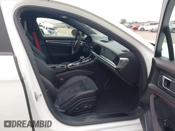 ✅ 2023 Porsche Panamera GTS • VIN: WP0AG2A75PL135619 • Lot: 43985734. Wystawiony na IAAI z przebiegiem 38 643 mil. Bezpłatny archiwum sprzedaży aukcyjnych z USA i szczegółowy raport historii pojazdu na DreamBid. Zdjęcie 5.