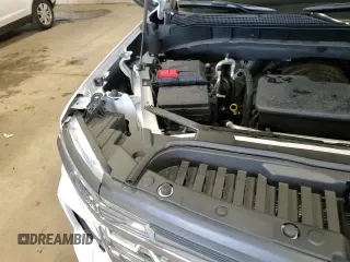 ✅ 2025 Chevrolet Silverado 1500 • VIN: 3GCUKGED8SG179015 • Lot: 63764015. Listed on Copart with 39 mi. Free auction sales archive from the USA and detailed vehicle history report at DreamBid. Image 15.