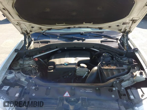 ✅ 2014 BMW X3 xDrive28i • VIN: 5UXWX9C52E0D42558 • Lot: 44296579. Listed on IAAI with 263,720 mi. Free auction sales archive from the USA and detailed vehicle history report at DreamBid. Image 10.