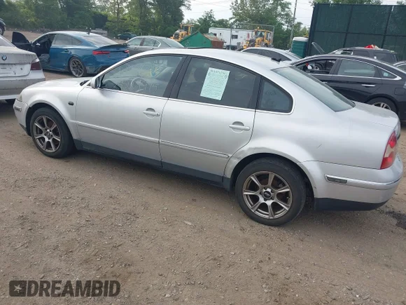 ✅ 2004 Volkswagen Passat GLX • VIN: WVWTH63B84P098410 • Lot: 42502818. Wystawiony na IAAI z przebiegiem Nie podano. Bezpłatny archiwum sprzedaży aukcyjnych z USA i szczegółowy raport historii pojazdu na DreamBid. Zdjęcie 3.