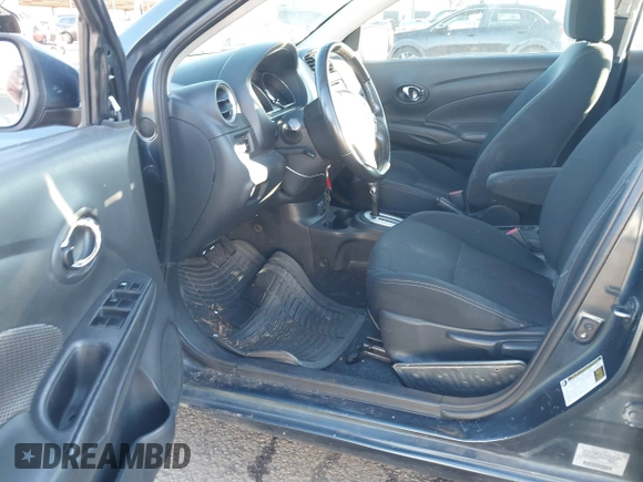 ✅ 2017 Nissan Versa S • VIN: 3N1CN7APXHL902837 • Lot: 44114699. Wystawiony na IAAI z przebiegiem 238 435 mil. Bezpłatny archiwum sprzedaży aukcyjnych z USA i szczegółowy raport historii pojazdu na DreamBid. Zdjęcie 5.