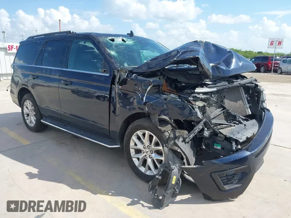 ✅ 2021 Ford Expedition XLT • VIN: 1FMJU1HT4MEA04215 • Лот: 45320848. Опубліковано раніше на IAAI з пробігом 99 404 миль. Безкоштовний доступ до архіву аукціонних продажів зі США та докладний звіт про історію автомобіля на DreamBid. Зображення 1.
