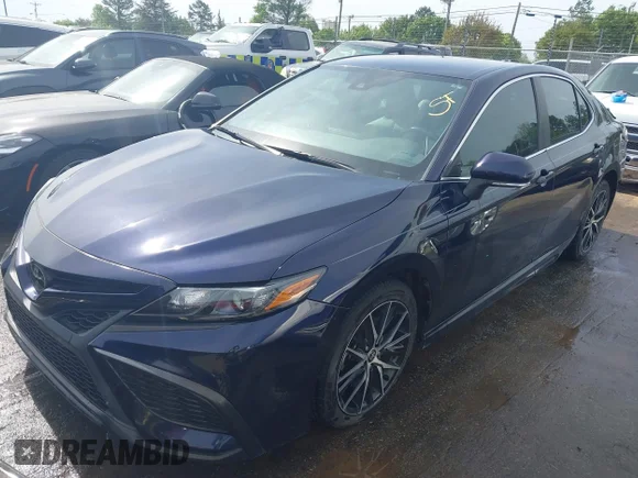 ✅ 2022 Toyota Camry SE • VIN: 4T1G11AK2NU694932 • Lot: 44774503. Wystawiony na IAAI z przebiegiem 44 068 mil. Bezpłatny archiwum sprzedaży aukcyjnych z USA i szczegółowy raport historii pojazdu na DreamBid. Zdjęcie 2.