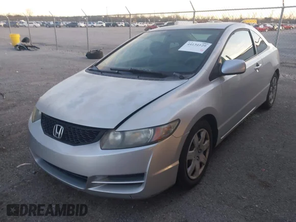 ✅ 2009 Honda Civic LX • VIN: 2HGFG12649H541401 • Lot: 44134129. Wystawiony na IAAI z przebiegiem 102 893 mil. Bezpłatny archiwum sprzedaży aukcyjnych z USA i szczegółowy raport historii pojazdu na DreamBid. Zdjęcie 2.