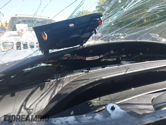 ✅ 2020 Toyota Prius XLE • VIN: JTDKARFP3L3156647 • Lot: 43205027. Wystawiony na IAAI z przebiegiem 52 714 mil. Bezpłatny archiwum sprzedaży aukcyjnych z USA i szczegółowy raport historii pojazdu na DreamBid. Zdjęcie 7.